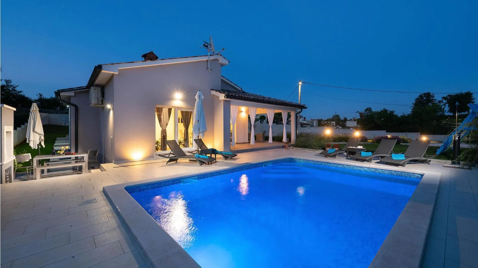 펜션 Lovely Home In Cetinici With Kitchen Orbanići